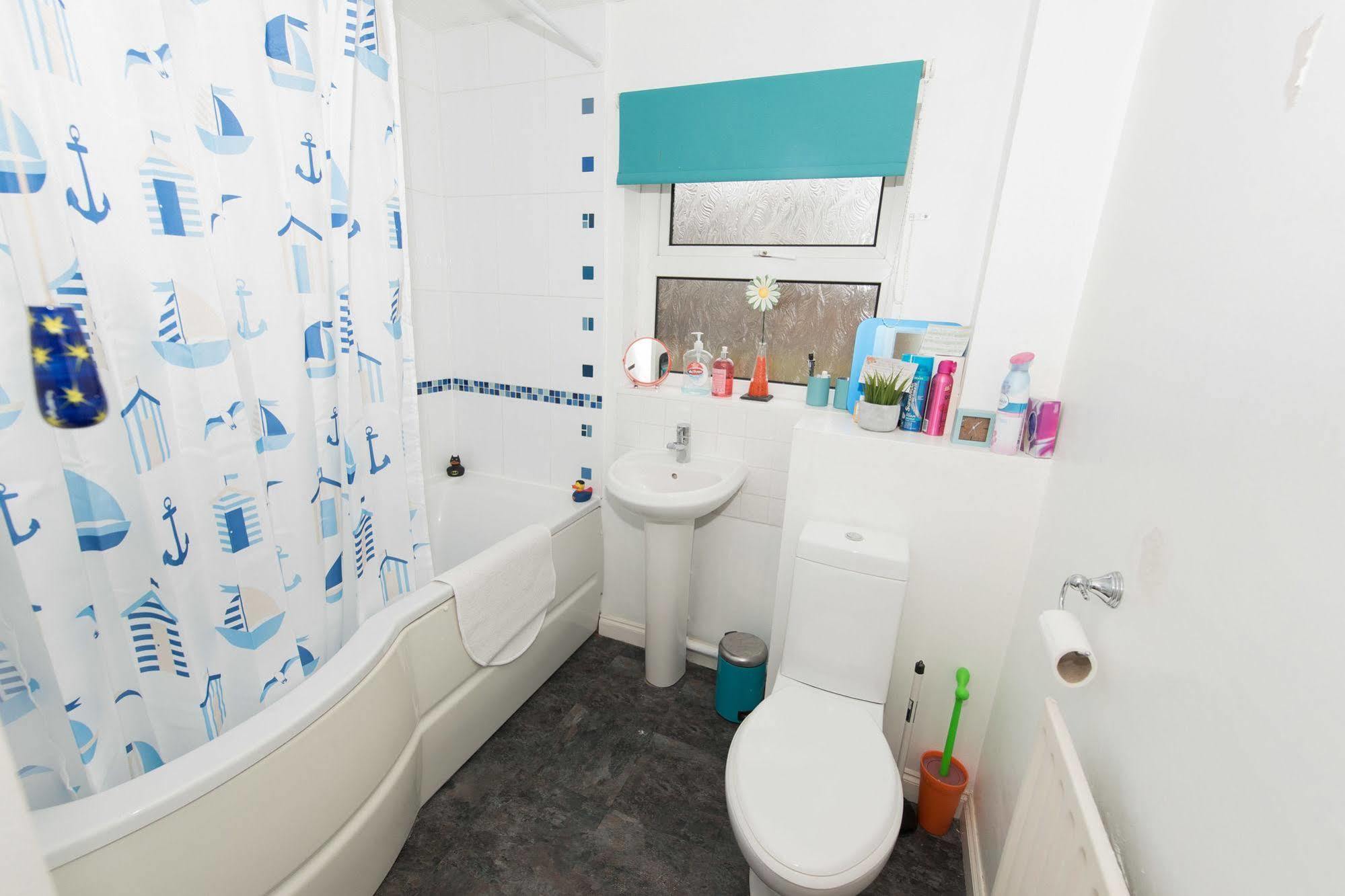 Very Central Location- Free Parking - 2 Bedrooms Belfast Eksteriør bilde