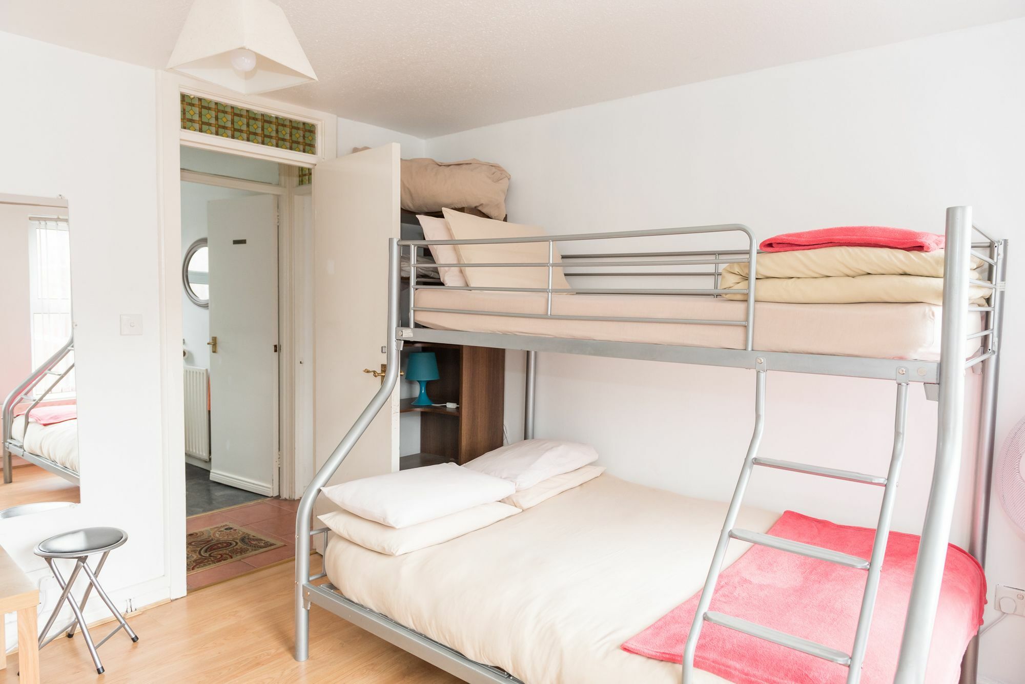 Very Central Location- Free Parking - 2 Bedrooms Belfast Eksteriør bilde